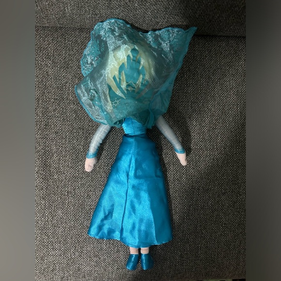 DISNEY FROZEN: ELSA PLUSH DOLL - Picture 3 of 3